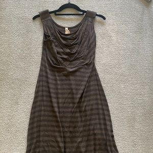 B44 Brown Striped Dress